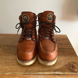 Redwing Irish Setter boots with flags excellent condition